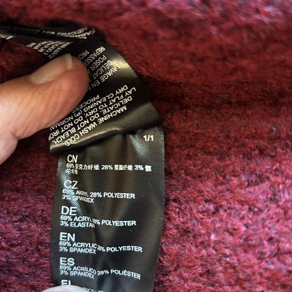 Kuhl Medium Burgundy Turtleneck Sweater - Picture 8 of 8